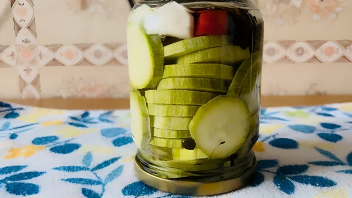 банка с кабачками