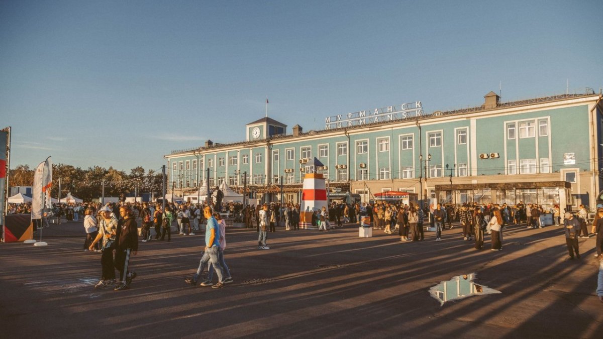 Площадь у Морского вокзала