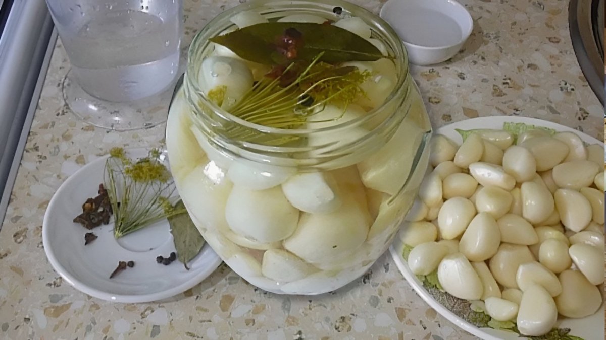 маринованный чеснок