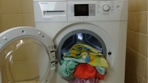 Ваша стиралка устроила бунт — поможем ее усмирить: разбираем скрытые причины