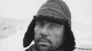 «Шапка-невидимка»: мурманчанам рассказали о легендарном талисмане Героя Советского Союза Николая Лунина