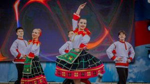 Яркие номера и незабываемая атмосфера: жителей Заполярья пригласили на празднование 55-летия посёлка Туманный
