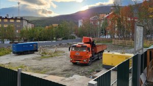 «Надо повторить хотя бы фасад»: жители Кировска раскритиковали проект новостройки в центре города