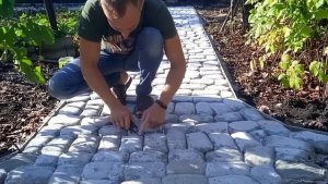 Ни бетона, ни рабочих: собрал садовую дорожку с Озона из модулей за один день