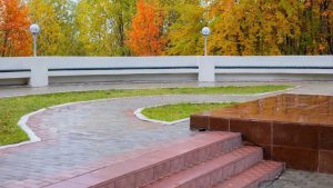 «Не просто точка на карте»: в Мурмашах площадь у памятника Кирову открыли после ремонта