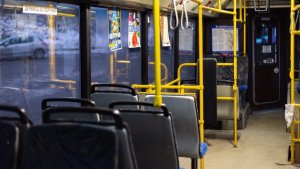 Пассажиры маршрута «Апатиты — Кировск» два года терпят давку в автобусах — соцсети