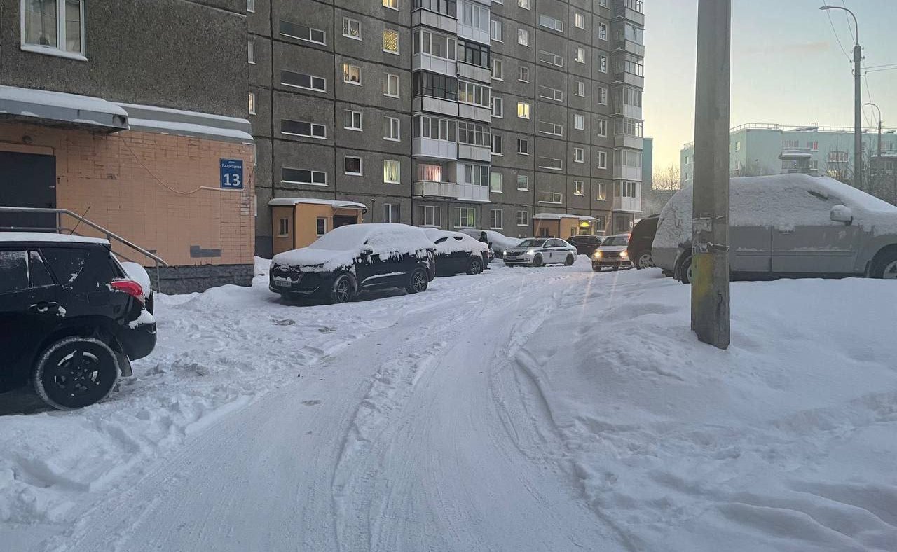 Неизвестный на автомобиле наехал на пешехода — в Мурманске ищут очевидцев ДТП с пострадавшим