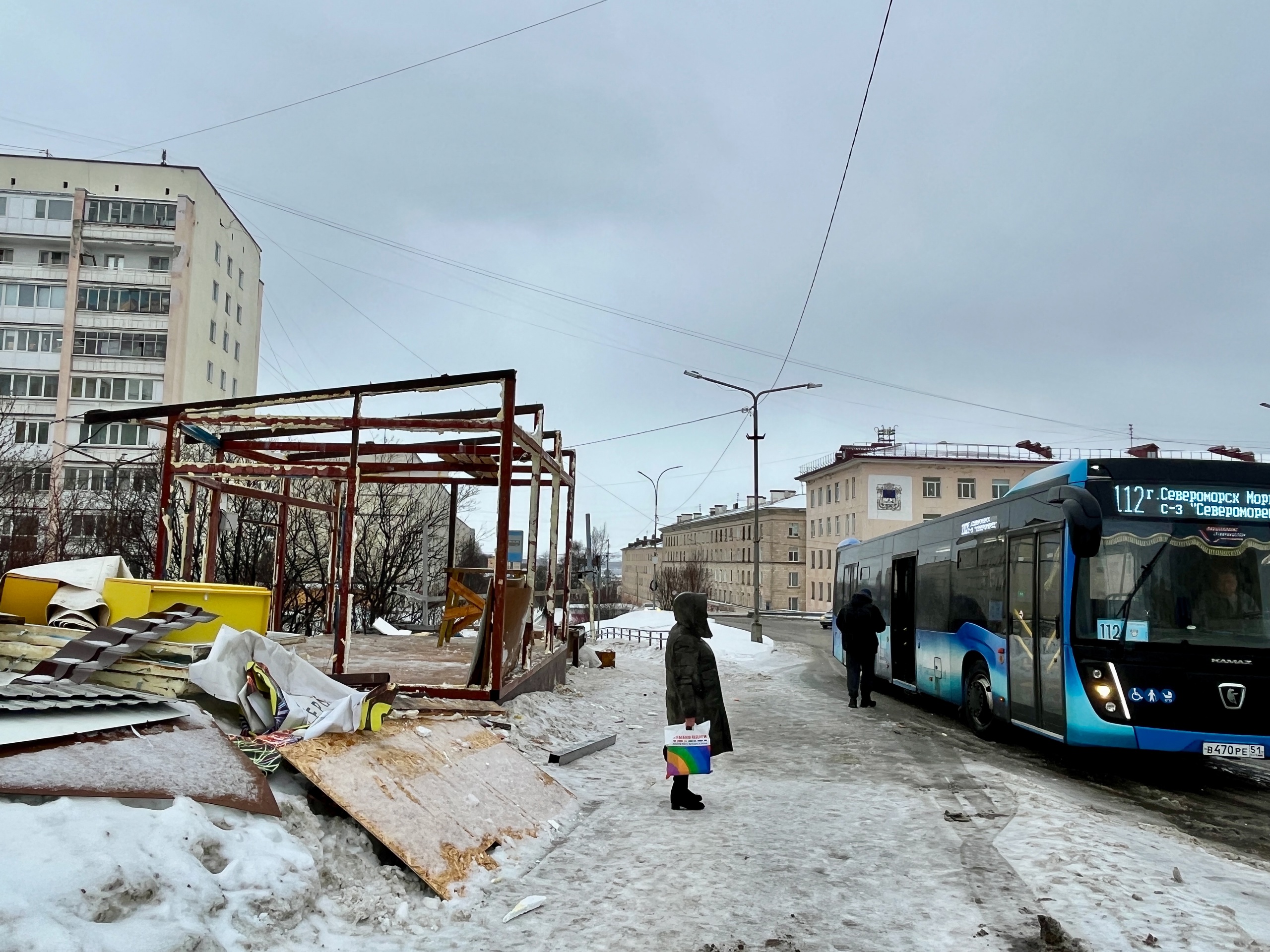 В Североморске на месте магазина появится остановочный павильон