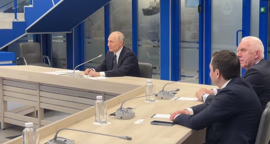 Запущен в работу порт «Лавна» - команду на старт дал Президент Владимир Путин