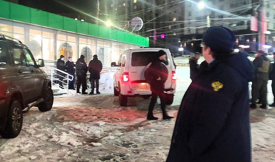 Нажал на курок 58 раз: известны подробности стрельбы с крыши дома в Мурманске