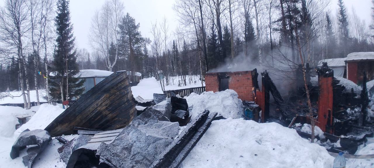 В дачном поселке под Кировском сгорел одноэтажный дом