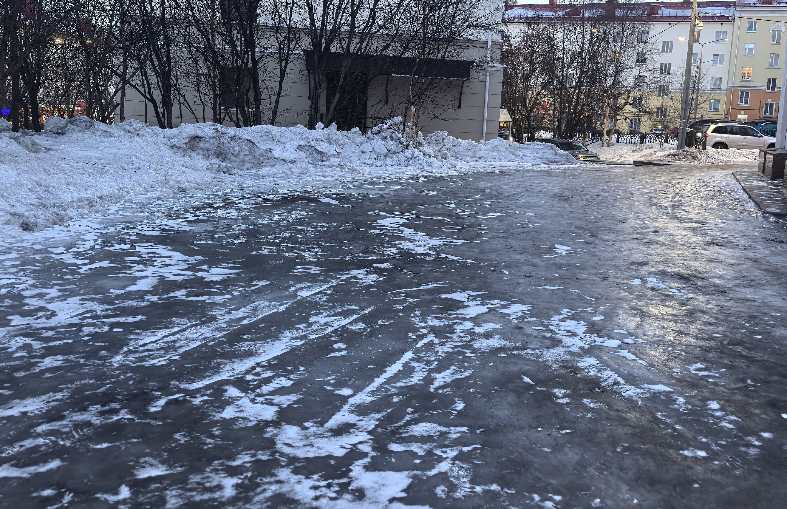 В Мурманск вернулись ночные морозы, дни будут дождливы и снежны