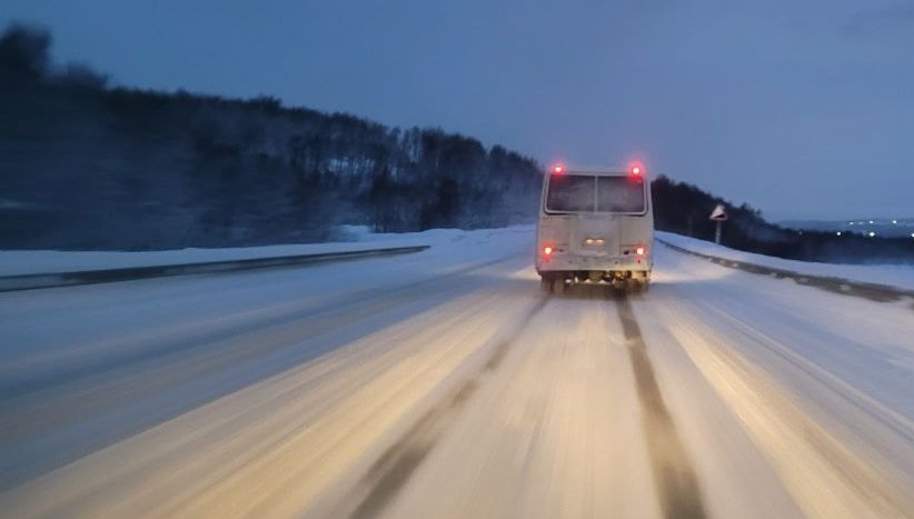 Водителей предупредили о взрывах у дороги Мишуково — Полярный