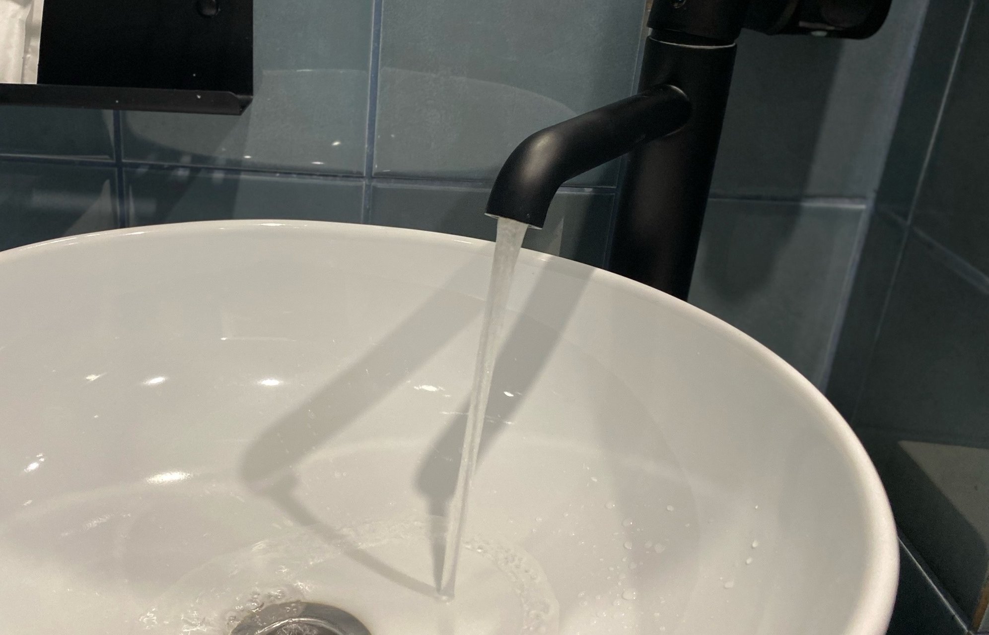 Териберка осталась без воды из-за аварии на трубопроводе