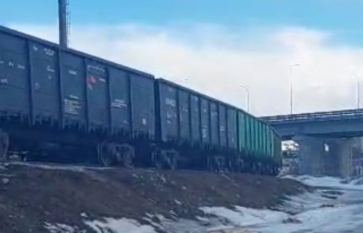 В Мурманске стропальщик погиб, упав с вагона