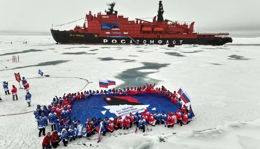 Из Мурманска к Северному полюсу: фотовыставка об экспедиции школьников открылась в Нью-Йорке