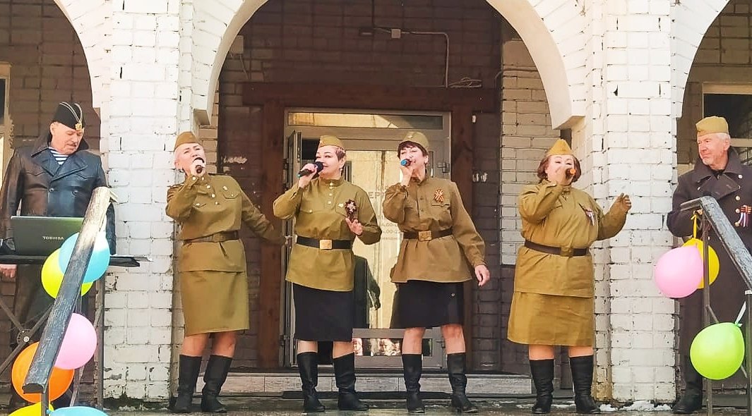 В Никеле «всем двором» споют песни военных лет