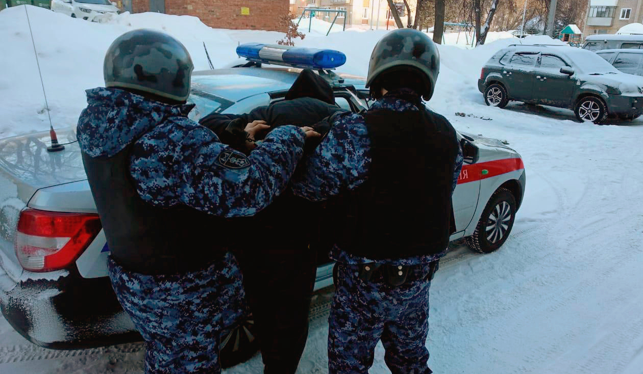 Агрессивный москвич устроил в мурманской гостинице дебош