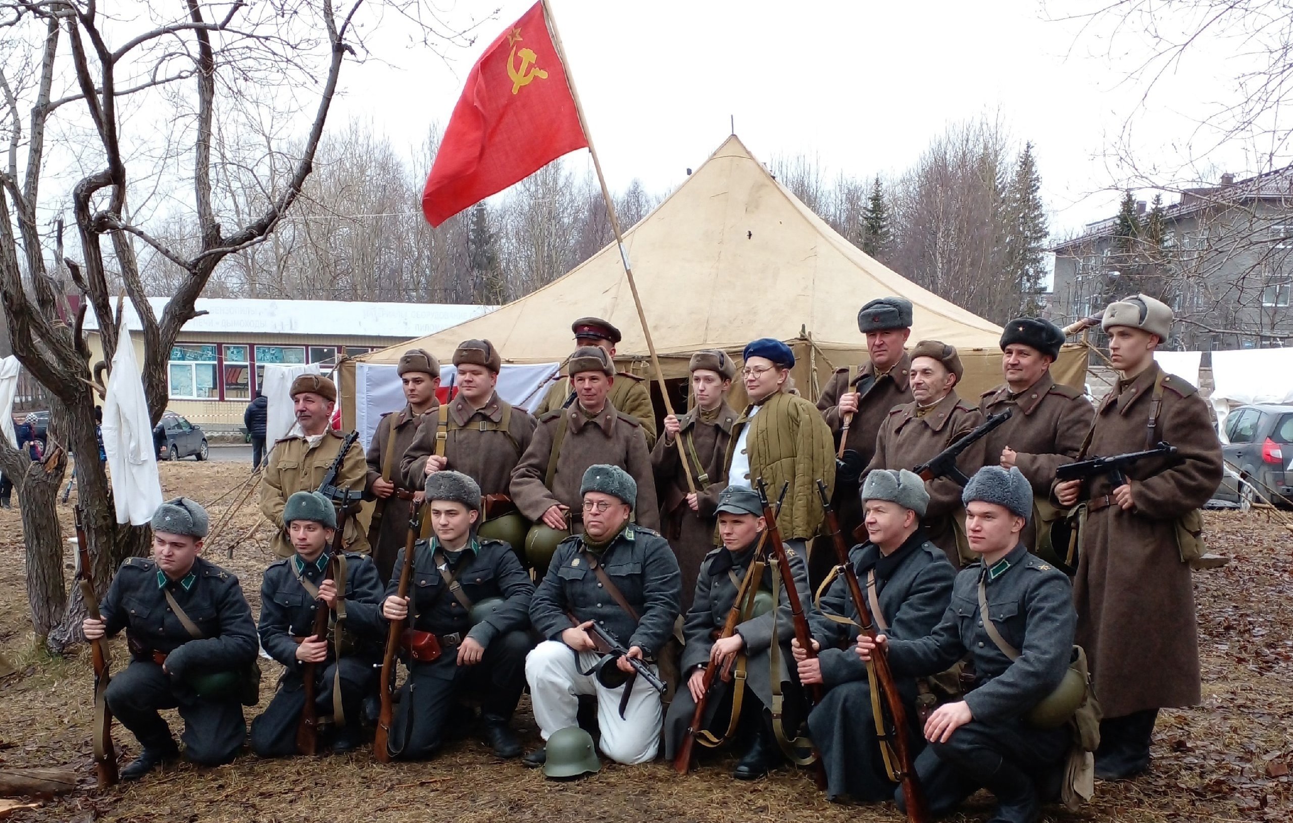 Бой весны 1944 года за госпиталь показали реконструкторы в Кандалакше