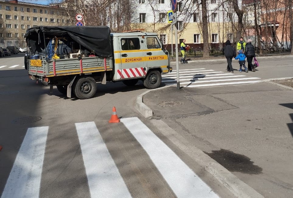 На мурманских дорогах появилась «свежая» разметка