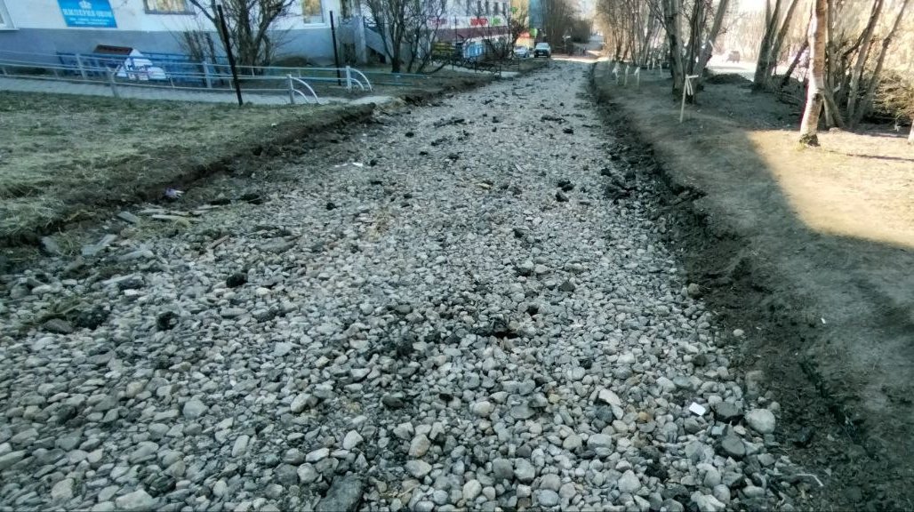 Организуйте удобный обход или временный тротуар — глава региона о дорожных ремонтах в Мурманске
