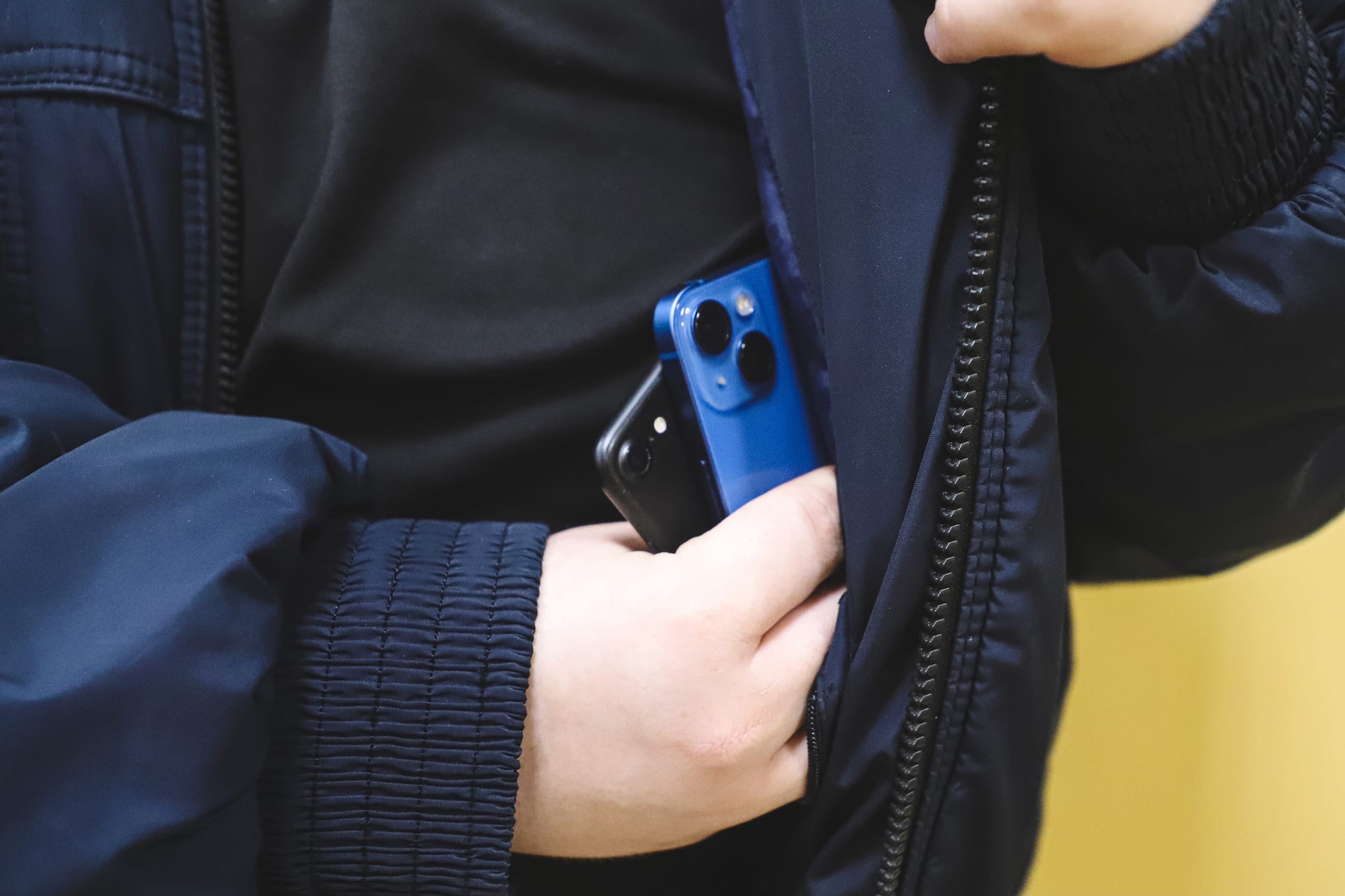 Кандалакшанин отобрал у подростка смартфон — грабителю грозит 7 лет колонии