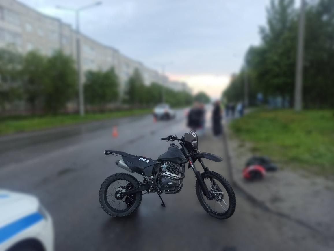 В Апатитах подросток на велосипеде «подрезал» машину, на трассе «Кола — Лотта» иномарка стала грудой металла