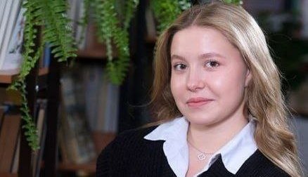 Выпускница мурманской гимназии сдала ЕГЭ на 100 баллов сразу по двум предметам