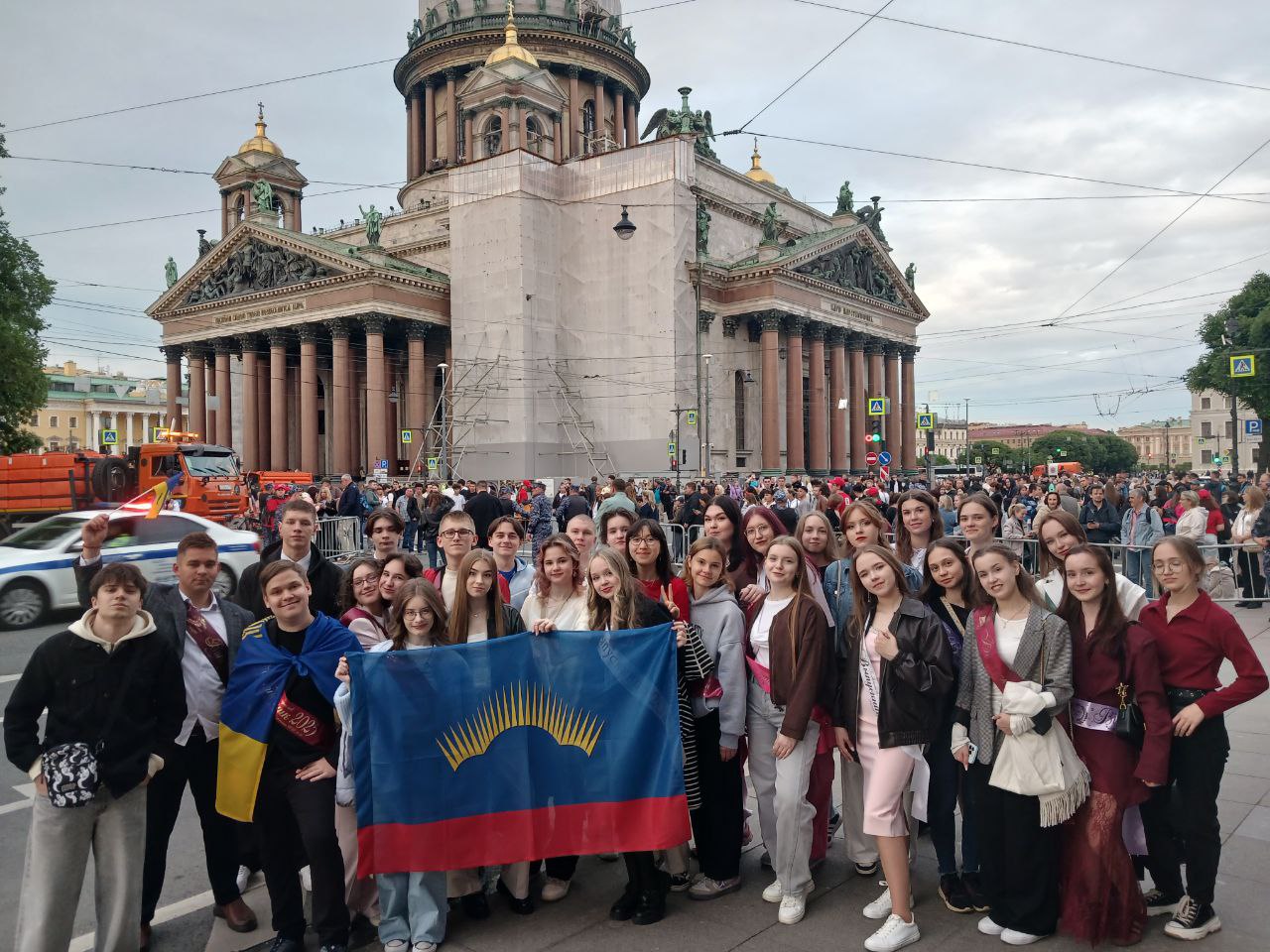 Мурманские выпускники попали на «Алые паруса» в Санкт-Петербурге