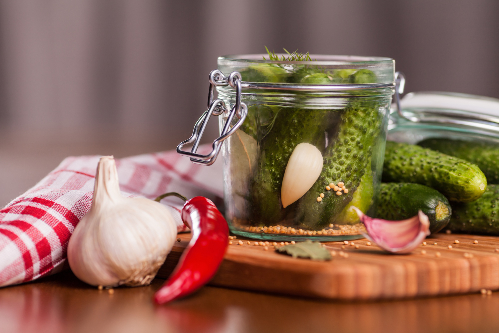 Для хруста и вкуса — обработка огурцов: маринование и подготовка к закрутке