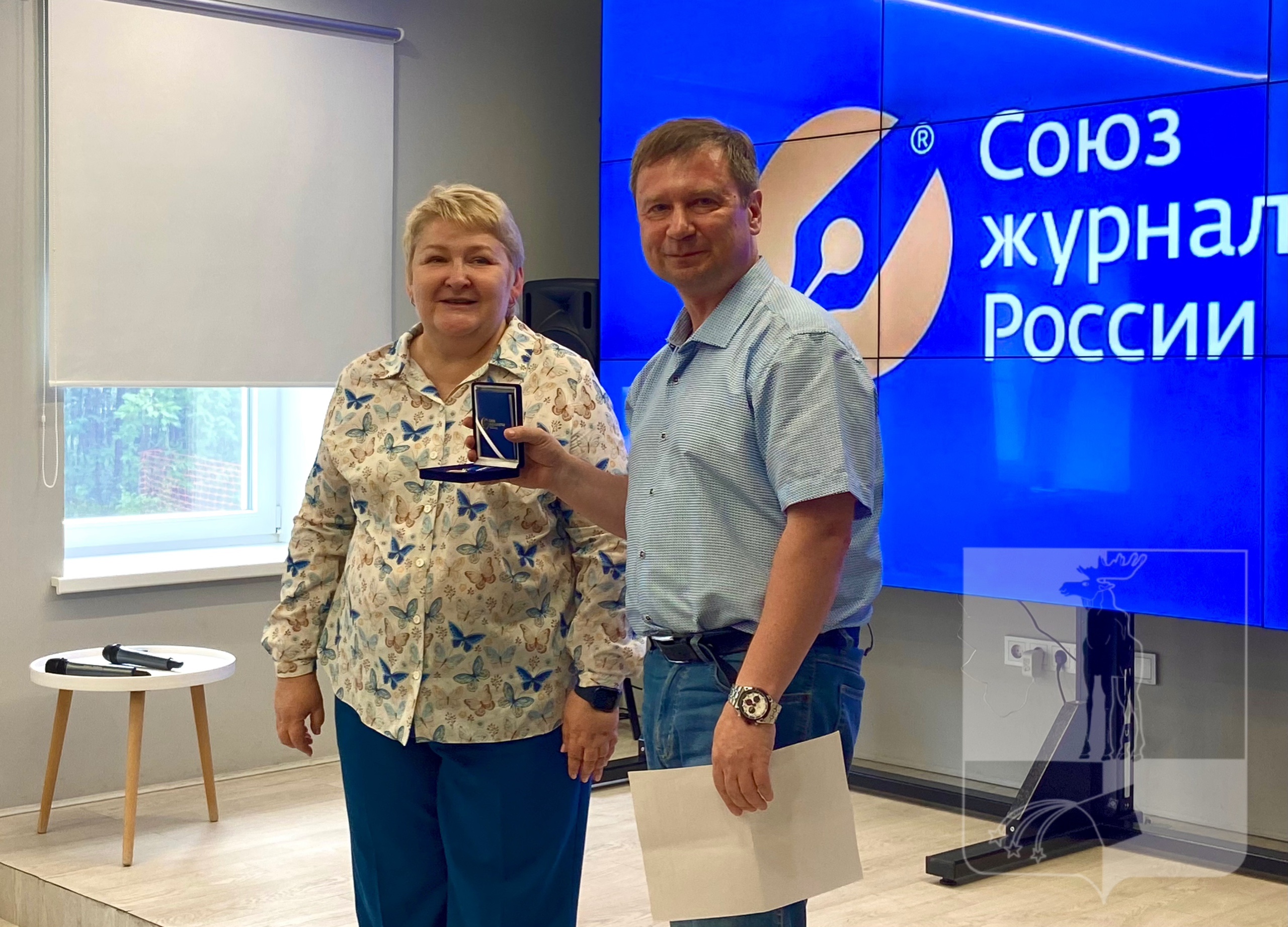 В Мурманской области первый знак Союза журналистов России «За заслуги» вручили мончегорцу