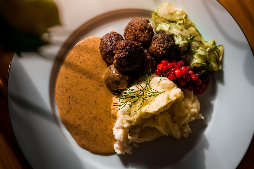 Подливка для котлет по советскому рецепту: этот вкус знаком из детства — возьмите на заметку
