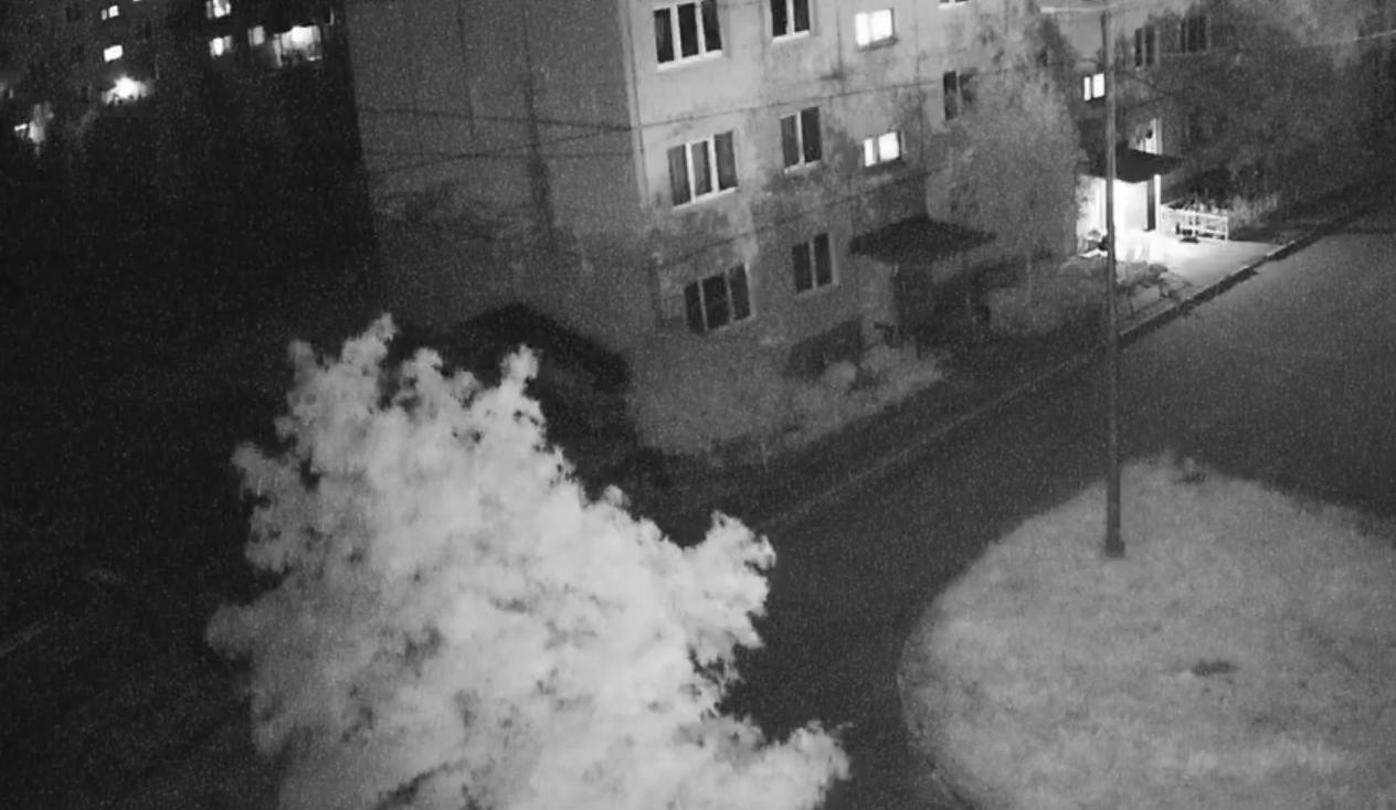 «Как ходить в потемках?»: в Апатитах с лета не могли восстановить освещение на  оживленной улице — соцсети