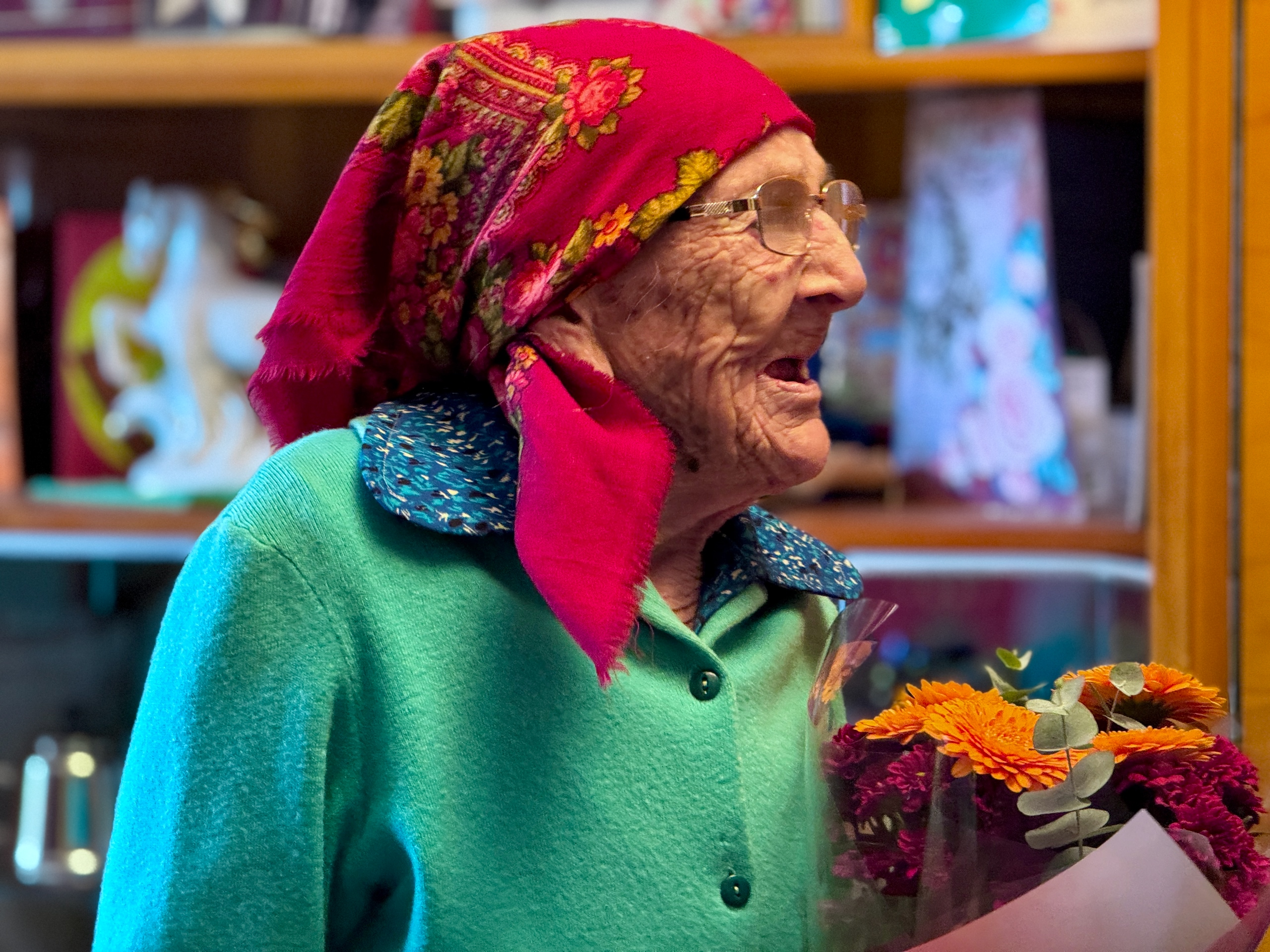 «Эпоха, отраженная в глазах человека»: поздравления со 100-летием принимает жительница Оленегорска