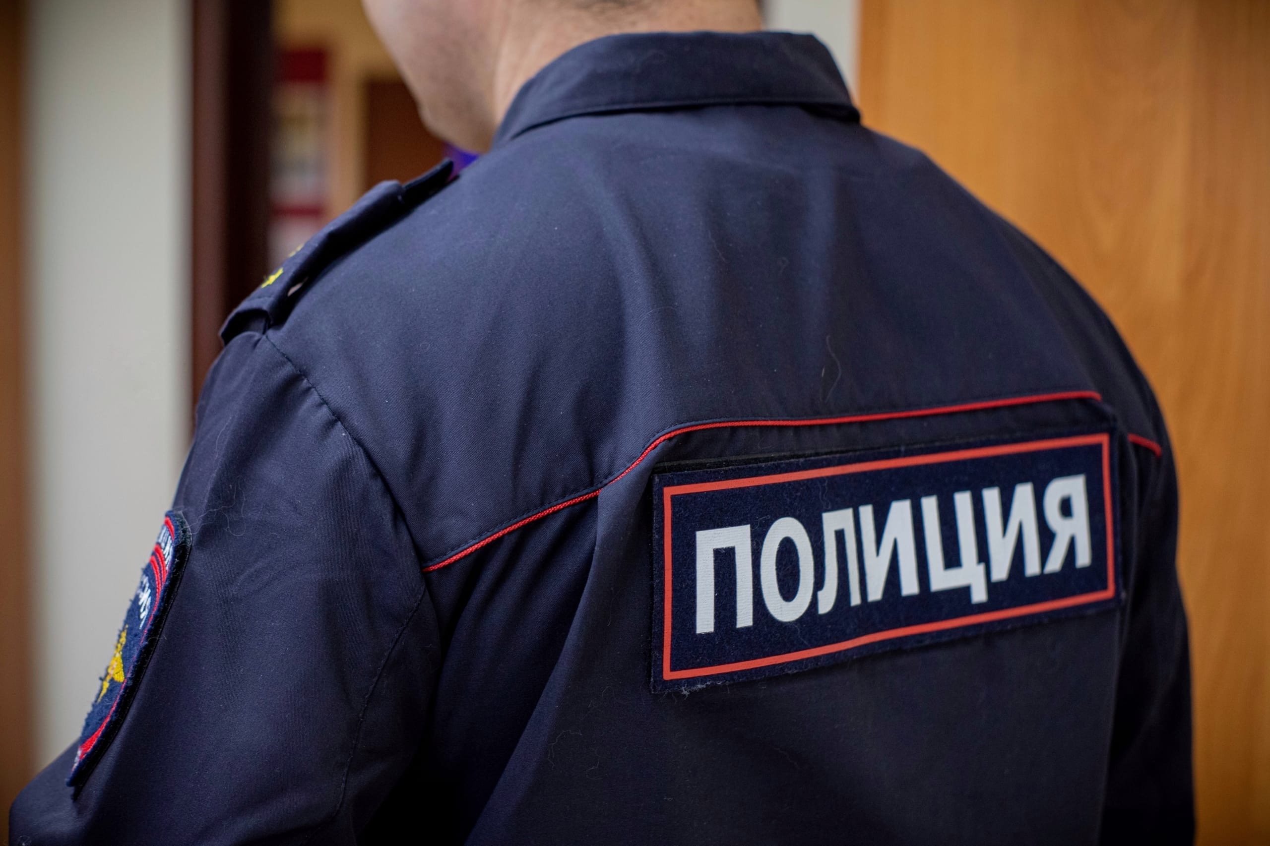 В Кандалакше пьяный подросток избил полицейского — уголовное дело рассмотрит суд