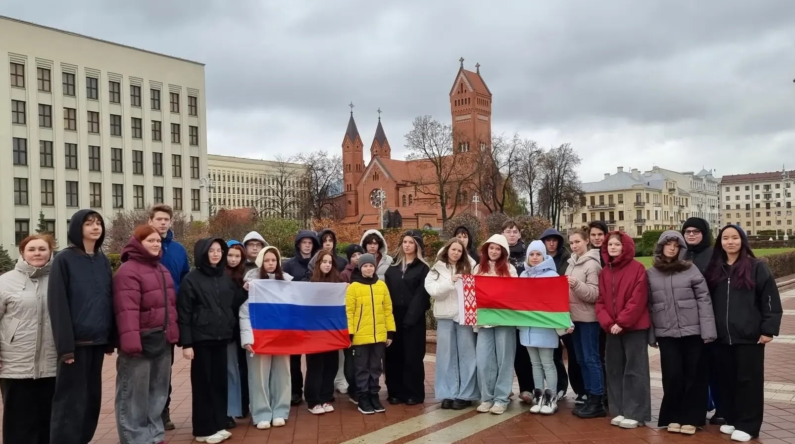 Школьники из Александровска отправились в Беларусь: в программе — посещение достопримечательностей и предприятий