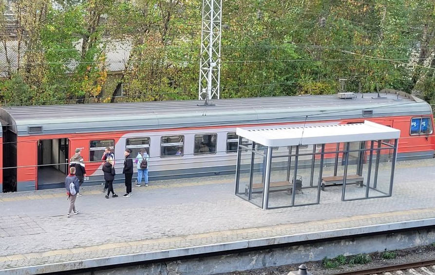 Отправление электрички из Кандалакши в Лоухи перенесли на 1,5 часа позже из-за аварийных работ на путях