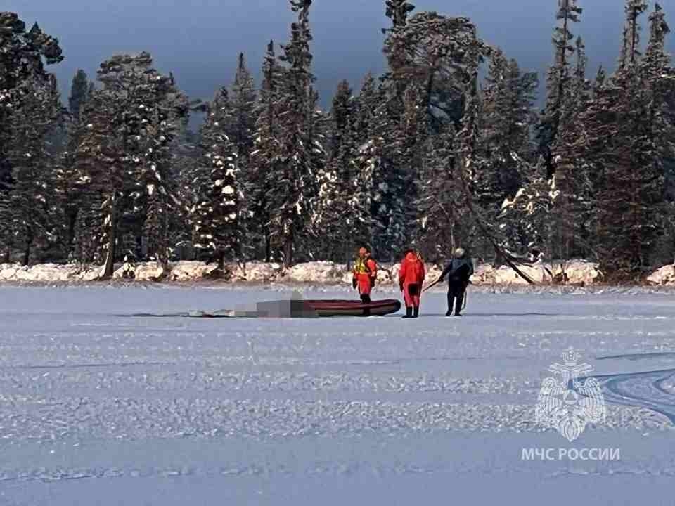 В Кольском округе спасатели достали тело утонувшего в Пуроярви рыбака