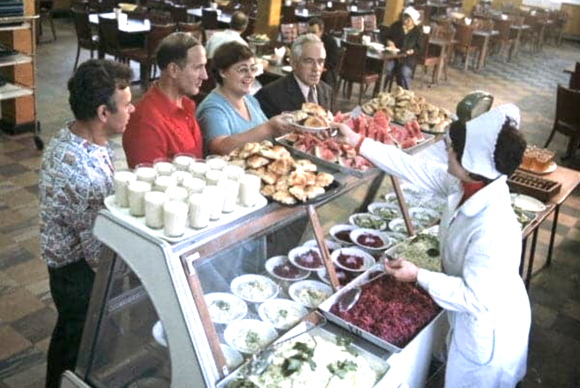 Главные блюда советской кухни — 6 звёзд столовых СССР: куда пропала любимая классика общепита