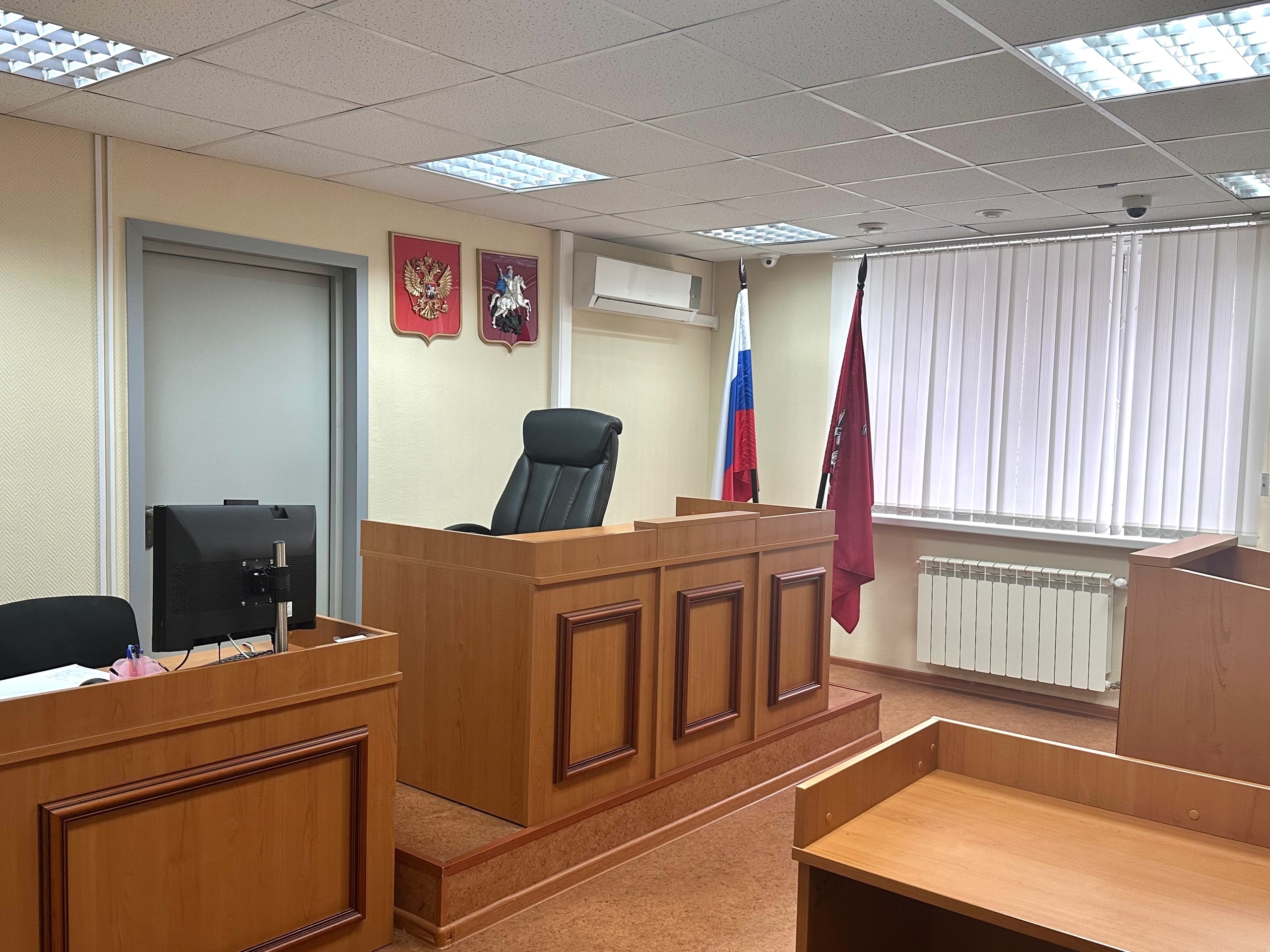 В Оленегорске суд вынес приговор хозяину покалечившего пенсионерку добермана