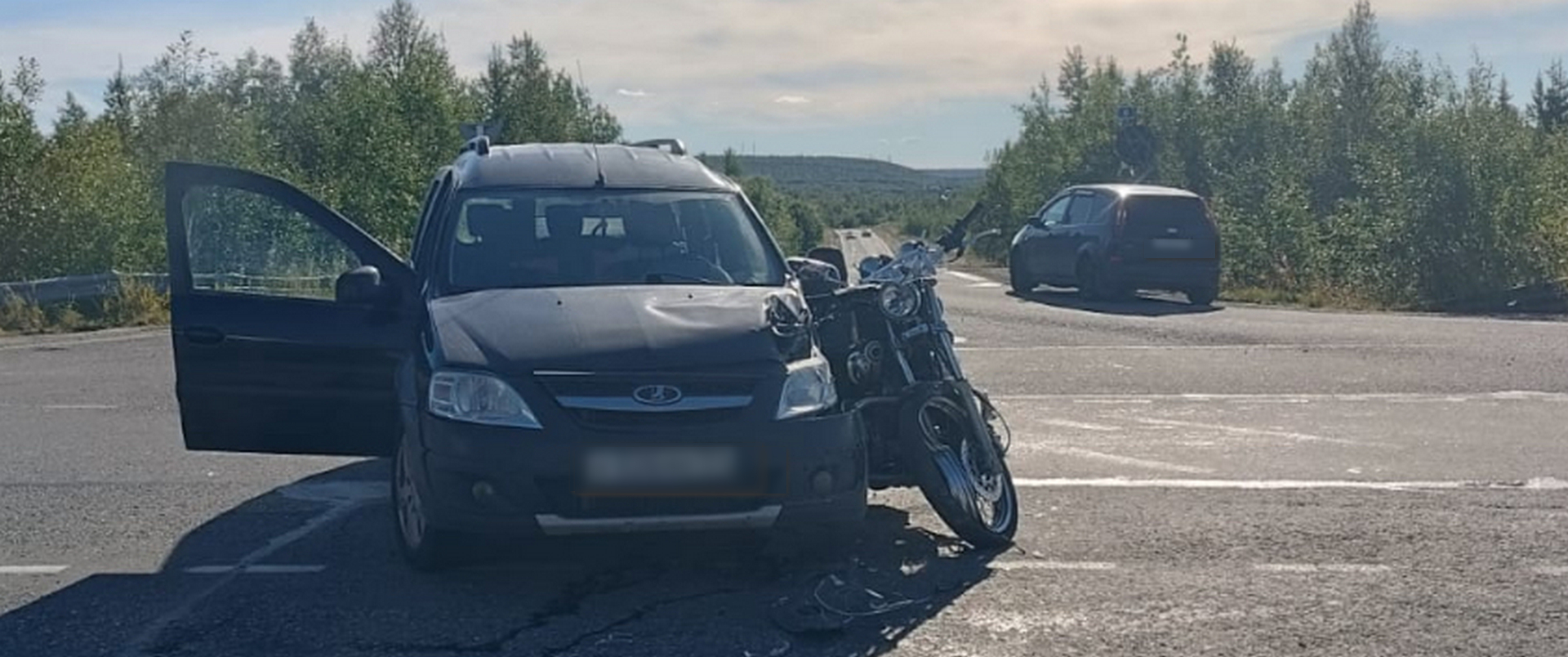 В Кировске байкерша получила тяжелые увечья в ДТП: мотоцикл подрезала машина — водителя ждет суд
