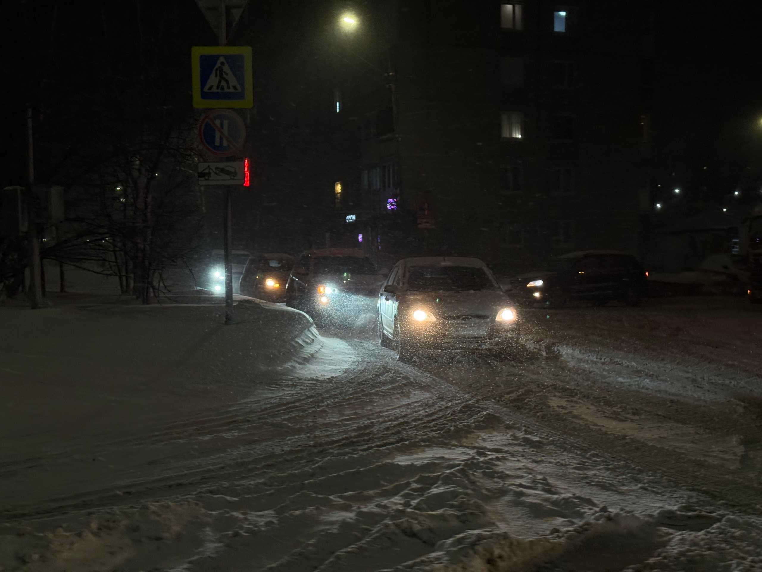 В Кировске «бывший» ногами изуродовал иномарку нового ухажера экс-супруги