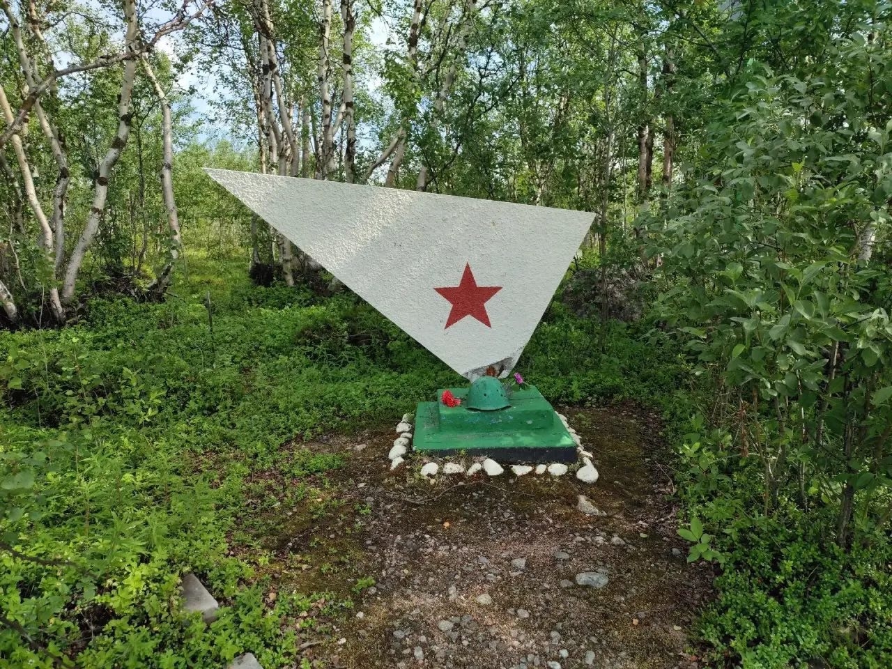В Мурманской области взяли под официальную опеку могилу политрука Борисенко
