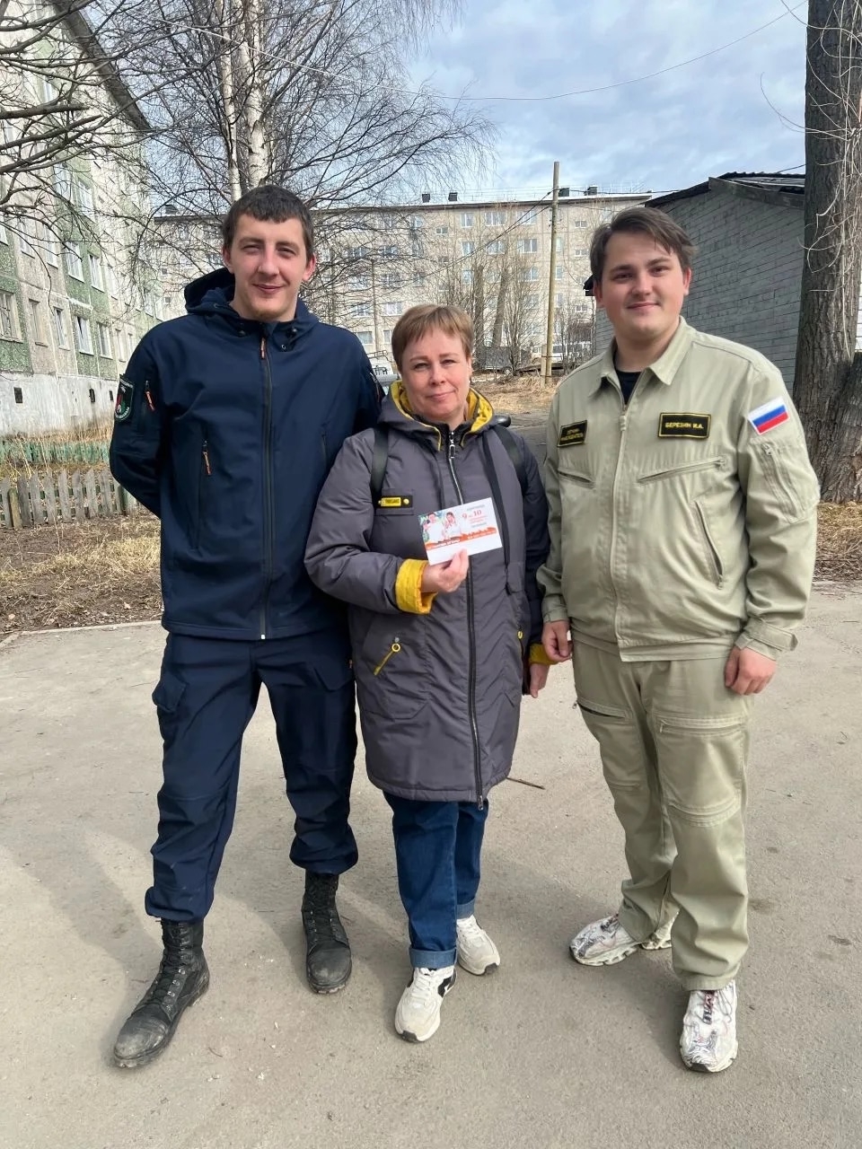 Из неба — в народ: десантники-пожарные Умбы вышли в рейды, чтобы спасти леса от летних пожаров