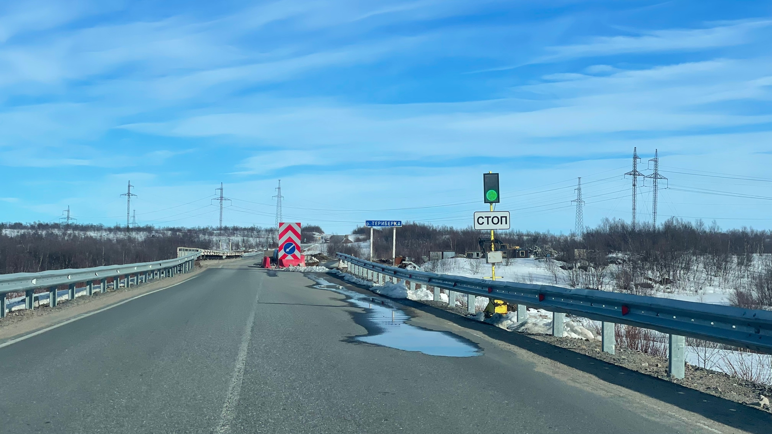 В Териберку — по светофору: дороги через два моста «серебрянки» из-за ремонта стали однополосными