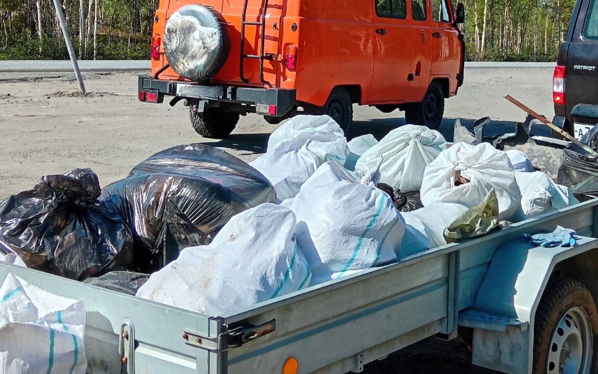 21 мешок хлама: волонтеры провели первую большую уборку у реки Вите под Мончегорском